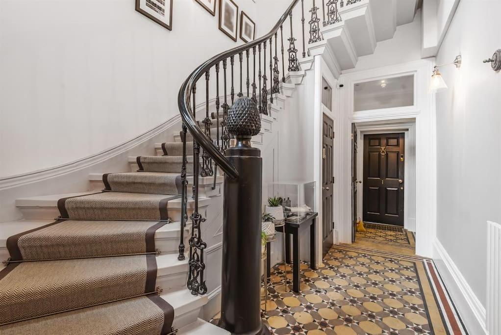 Rowntree One - Stunning Apartment- Grade Ii Listed Apartment *