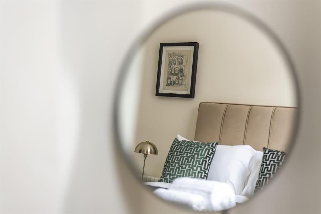 Rowntree One - Stunning Apartment- Grade Ii Listed *